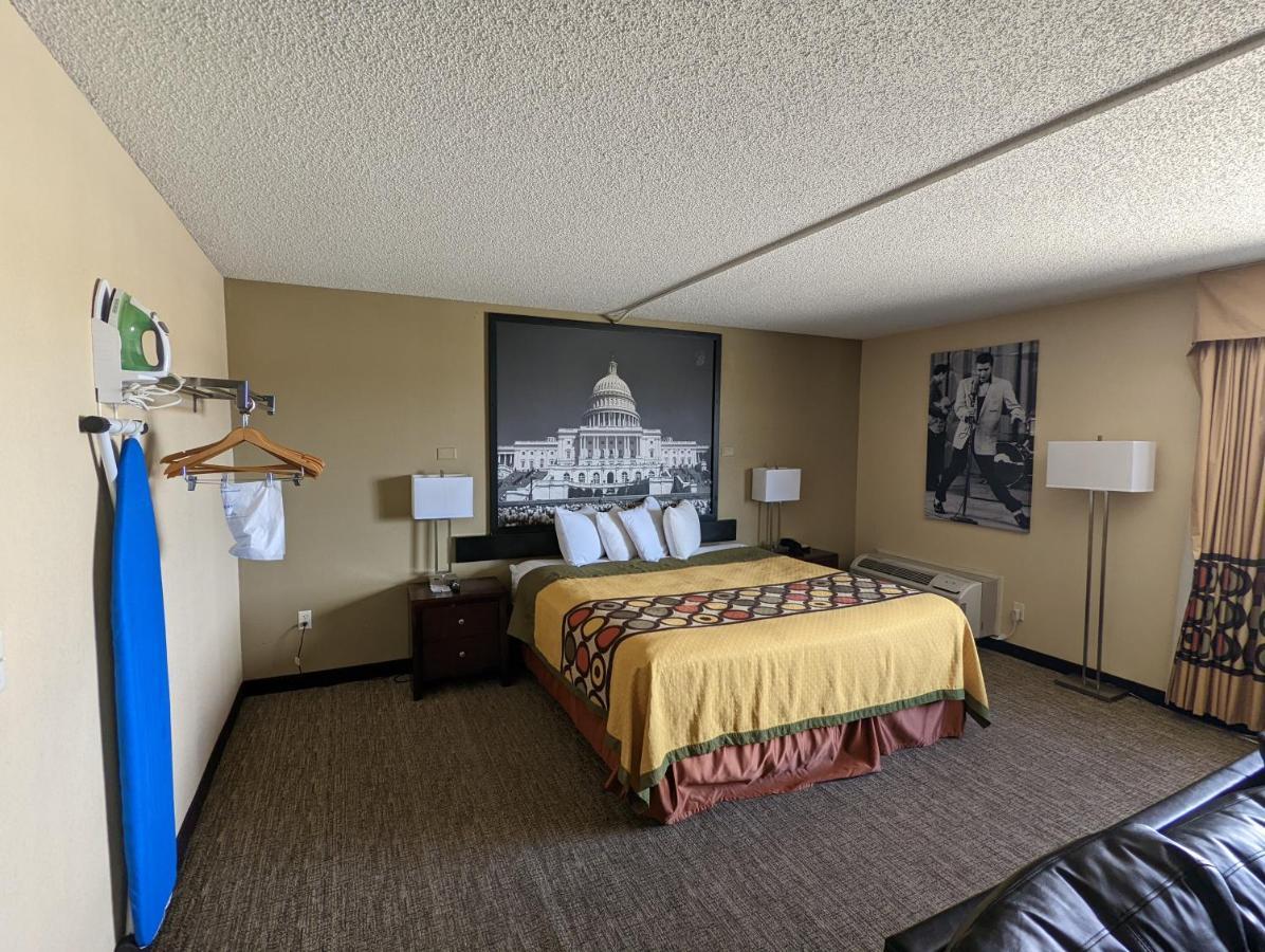 Super 8 By Wyndham Wichita North Hotell Exteriör bild