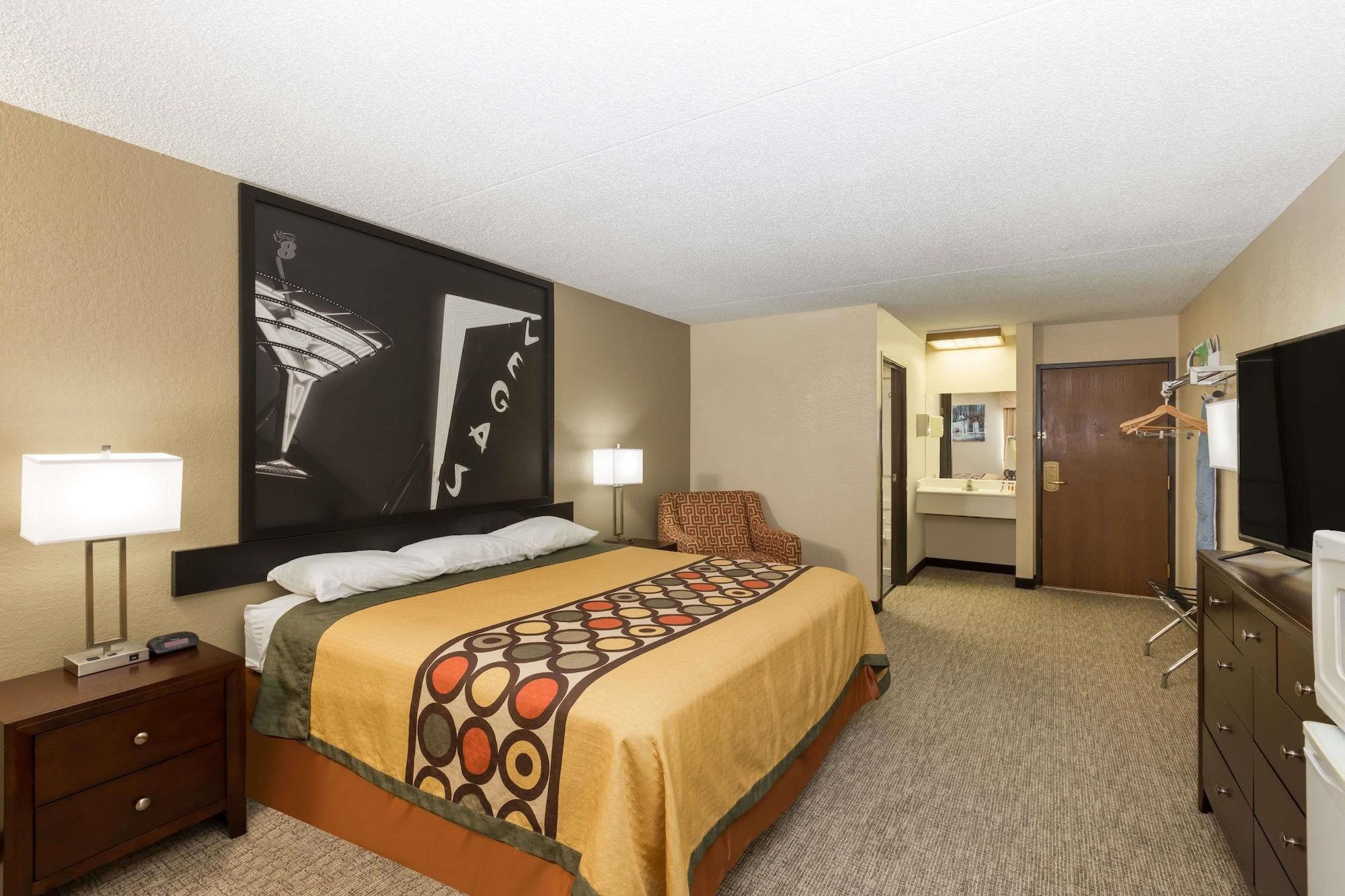 Super 8 By Wyndham Wichita North Hotell Exteriör bild