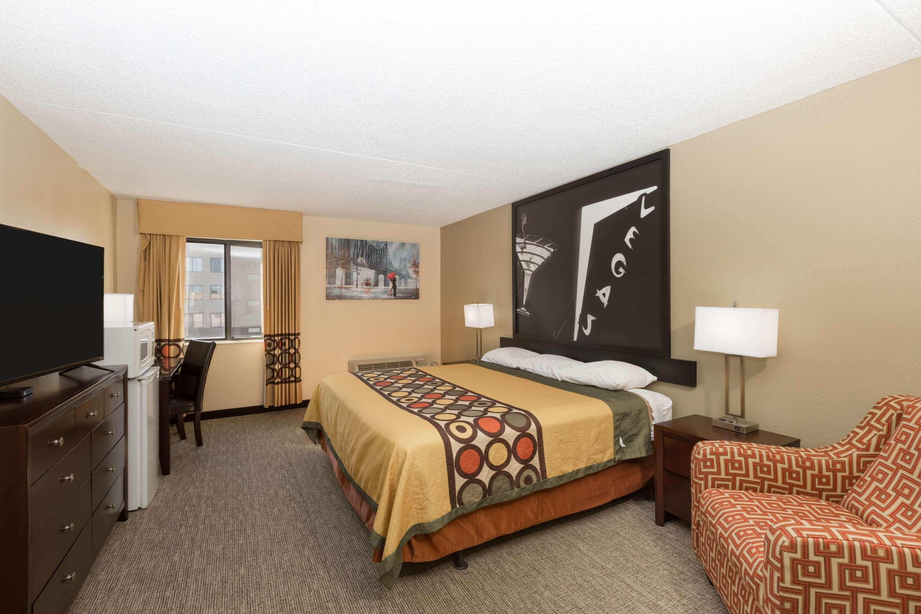 Super 8 By Wyndham Wichita North Hotell Exteriör bild