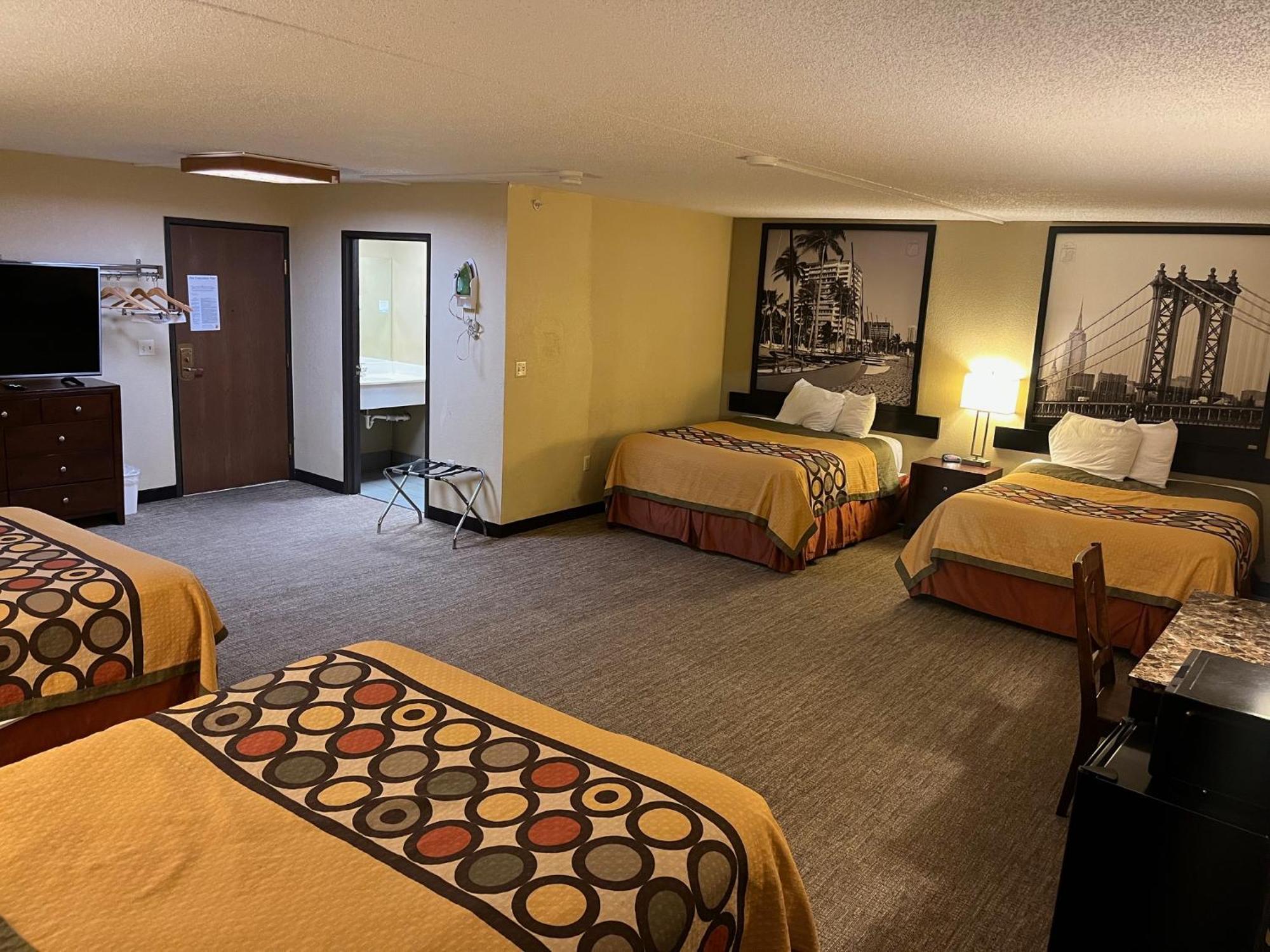 Super 8 By Wyndham Wichita North Hotell Exteriör bild