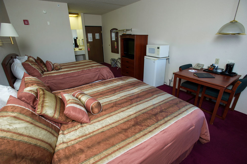 Super 8 By Wyndham Wichita North Hotell Exteriör bild