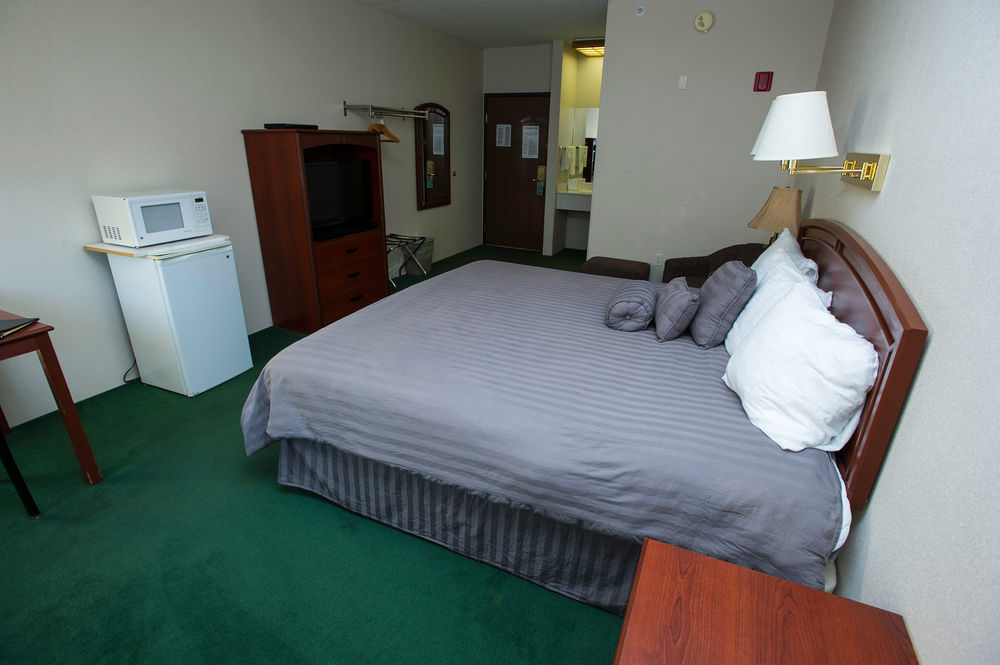 Super 8 By Wyndham Wichita North Hotell Exteriör bild